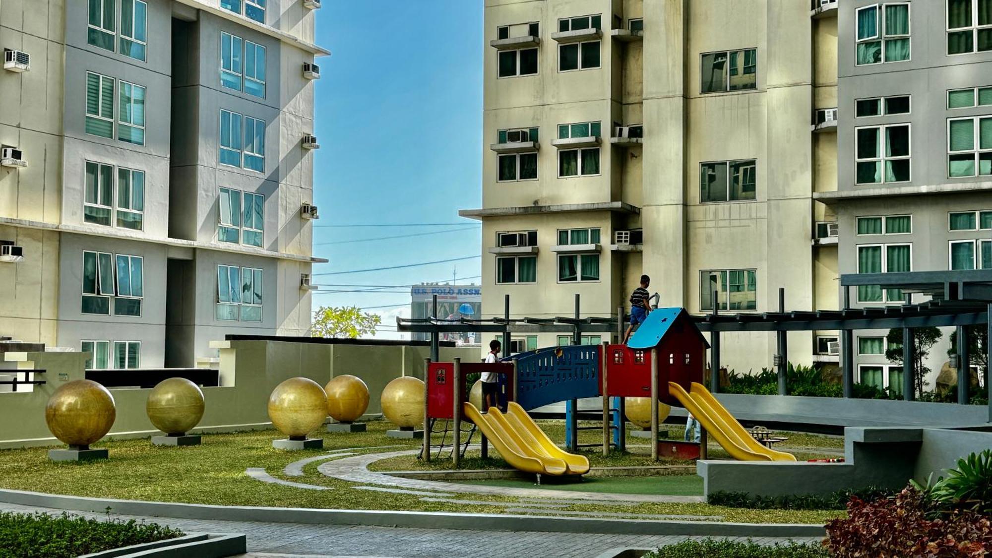 Toby'S Crib At San Lorenzo Place Apartment Manila Exterior photo